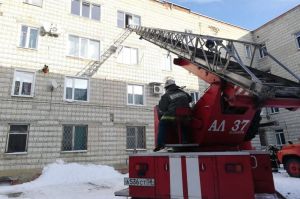 Во время пожара в Нижнем Ломове 10 человек спасли и 30 человек эвакуировали