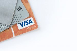 В Пензе бывшая сотрудница банка ответит за кражу денег с чужой карты