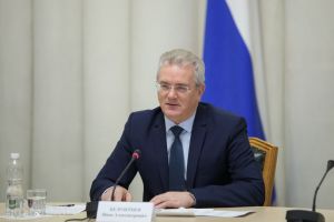 Иван Белозерцев: «Козьи тропы» вдоль дорог вместо тротуаров – не норма!»