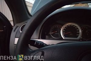 В Сердобске автомобилист повредил световую опору и уехал с места ДТП