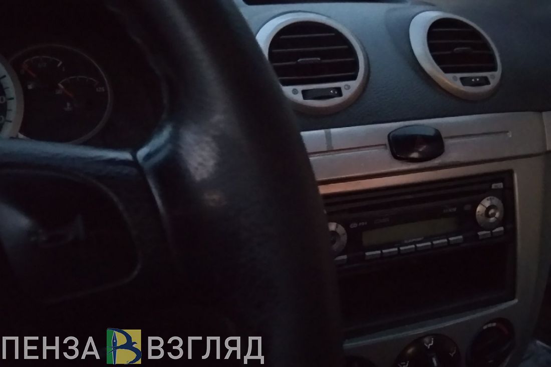 В пензенском микрорайоне Арбеково обчистили легковую машину