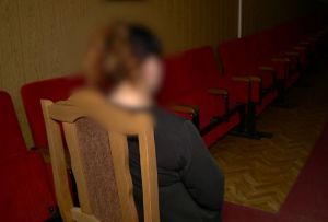 Пензячку в наручниках вывезли в лес и требовали деньги за сожителя