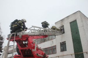 На улице Каракозова в Пензе произошел пожар в административном здании