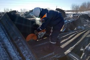 В Пензе ликвидируют последствия пожара на складе полимеров. Фото