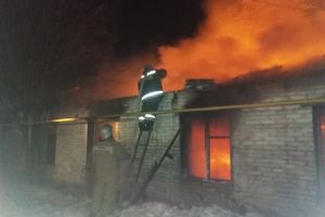 В сгоревшем неэксплуатируемом строении в Пензенской области нашли тело мужчины