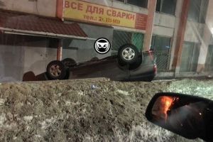 На Пролетарской улице Пензы обнаружен лежащий вверх дном автомобиль