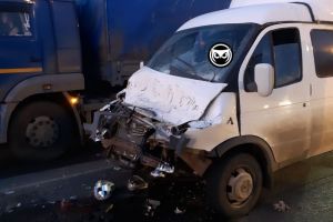Около Арбековского поста в Пензе жестко столкнулись два грузовика