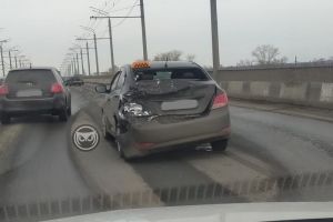 В Пензе в результате ДТП багажник иномарки вмяло в салон
