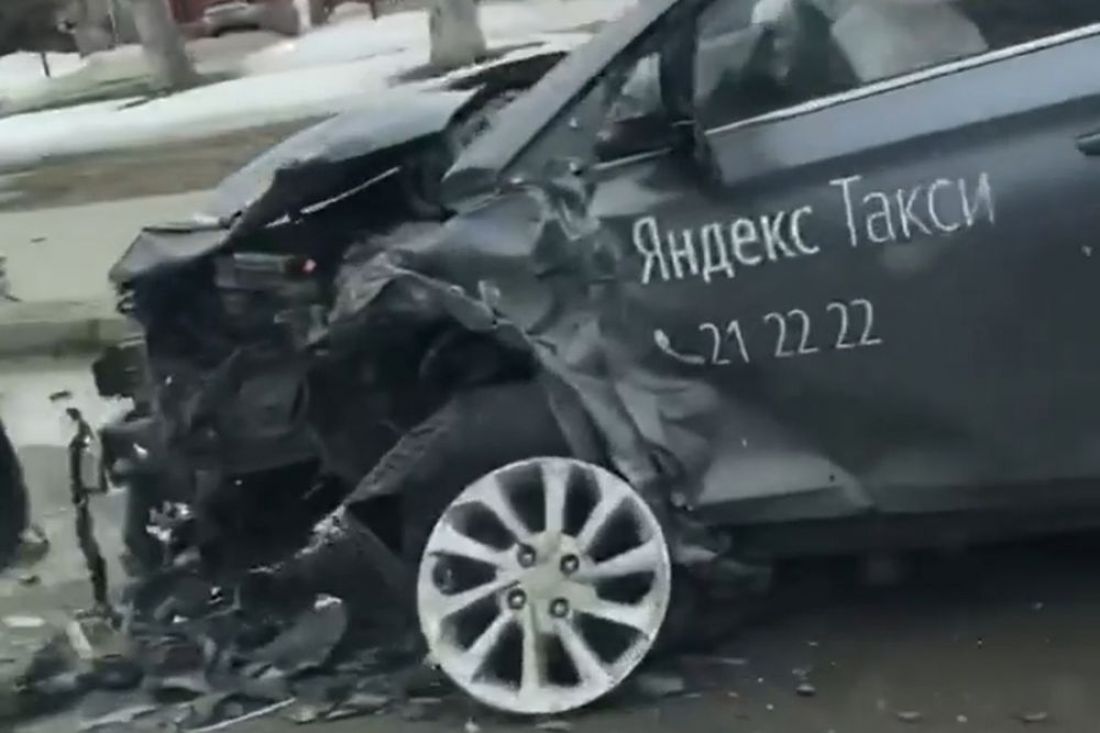 Появилось видео с места жесткой аварии на Окружной улице Пензы