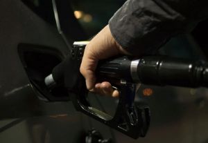 Из-за аварии на АЗС в Пензе автомобили заправили водой вместо бензина