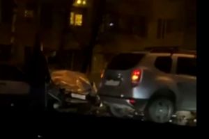 На улице Злобина в Пензе в жесткой аварии разбился автомобиль. Видео