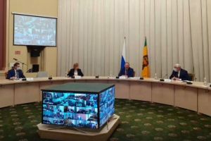 Мельниченко предложил Лузгину уволить заместителя за разговор с предпринимателем