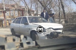К месту жесткого ДТП на Южной поляне в Пензе прибыли сотрудники ГИБДД