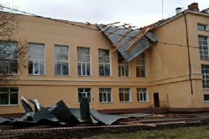В Пензенской области ветер сорвал крышу со школы