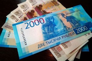 Госдума рассмотрит законопроект о ежегодной выплате семьям школьников