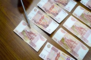 Женщина с несовершеннолетним сыном сбывали фальшивки в Пензе