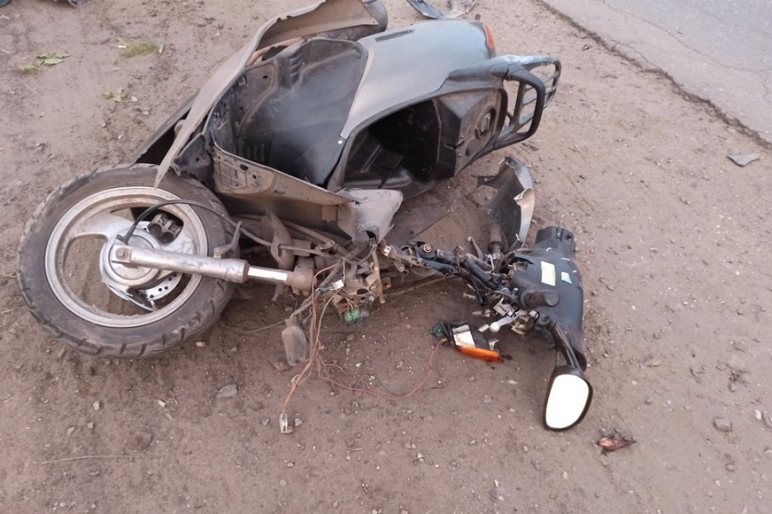 В Каменке мопедиста увезли в больницу после столкновения с автомобилем