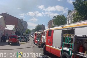 Пензенцы публикуют фото и видео с места пожара в центре города