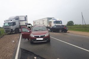 Появилось видео с места ДТП под Пензой, где пострадали двое детей