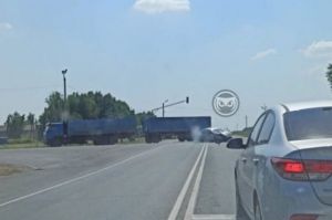 Под Пензой легковой автомобиль «протаранил» фуру