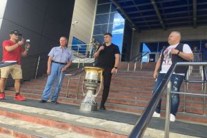Клим Костин привез в Пензу Кубок Гагарина