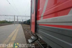 В Пензенской области произошло столкновение автомобиля с подвижным составом