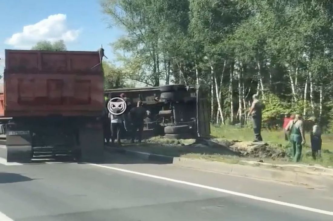 Опубликовано видео с места аварии с грузовиком на пензенском участке трассы  «Урал»