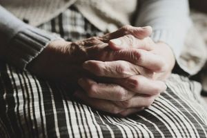 72-летняя женщина, нуждающаяся в медпомощи, ушла из дома в Пензе