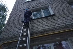 На улицу Пушанина в Пензе прибыли спасатели и медработники