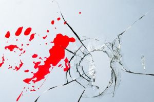 Серийного вора коньяка пензенские полицейские вычислили по следам крови