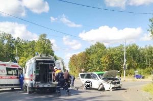К месту жесткого ДТП в Пензе прибыли спасатели и две «скорые»