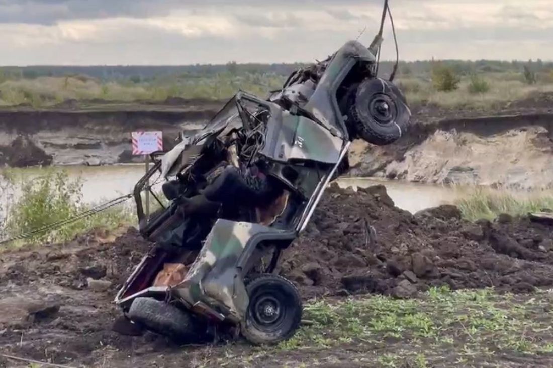 Затопленный автомобиль подняли со дна карьера в Пензенской области