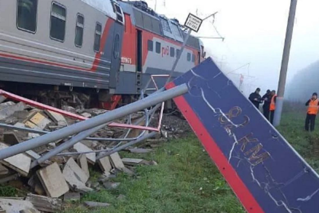 На фото запечатлено, во что превратился железнодорожный переезд после ДТП в  Пензенской области