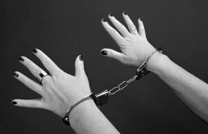 Пензячка распылила аэрозоль в глаза полицейским