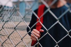 Парень из Мокшанского района нашел в поле телефон и пожалел об этом
