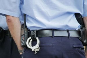 Житель Пензенской области ударил ногой в грудь сотрудника полиции