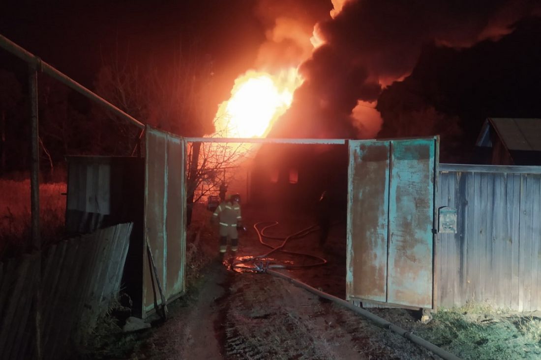 В поселке под Пензой пожар уничтожил дом