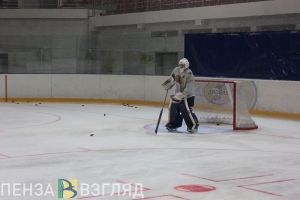 Пензенский «Дизель» проведет встречу с хоккеистами «Тороса»