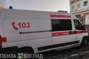 На улице Измайлова в Пензе водитель врезался в ограждение