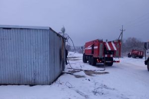 В селе Пензенского района загорелся строительный вагончик