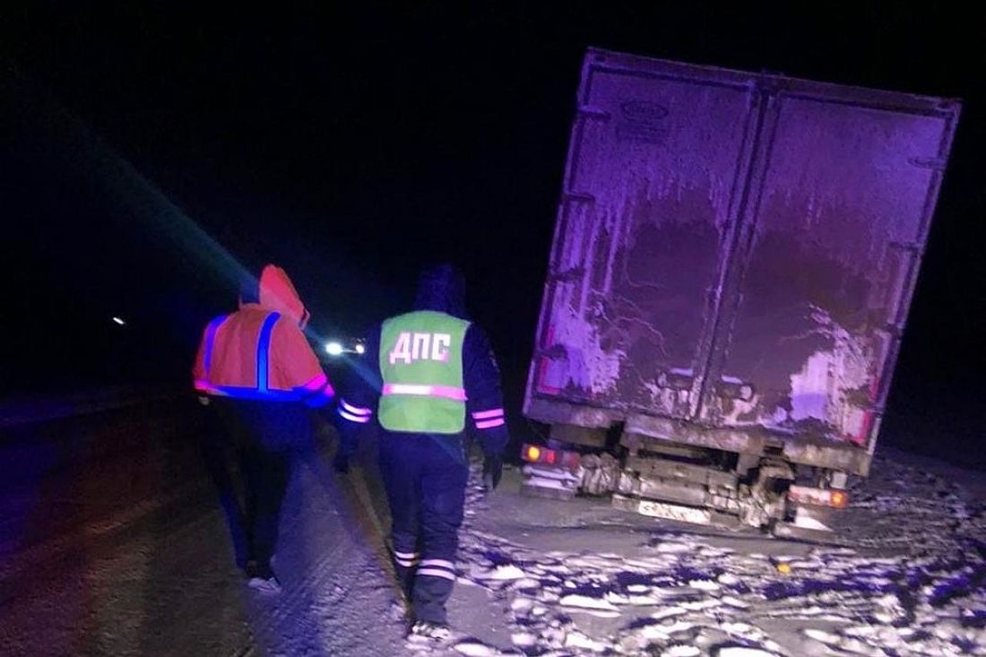 Опасный случай. Авария на автодороге Тамбов Пенза. ДПС машины Пенза. ДТП на трассе Пенза Тамбов 25.12.2021.