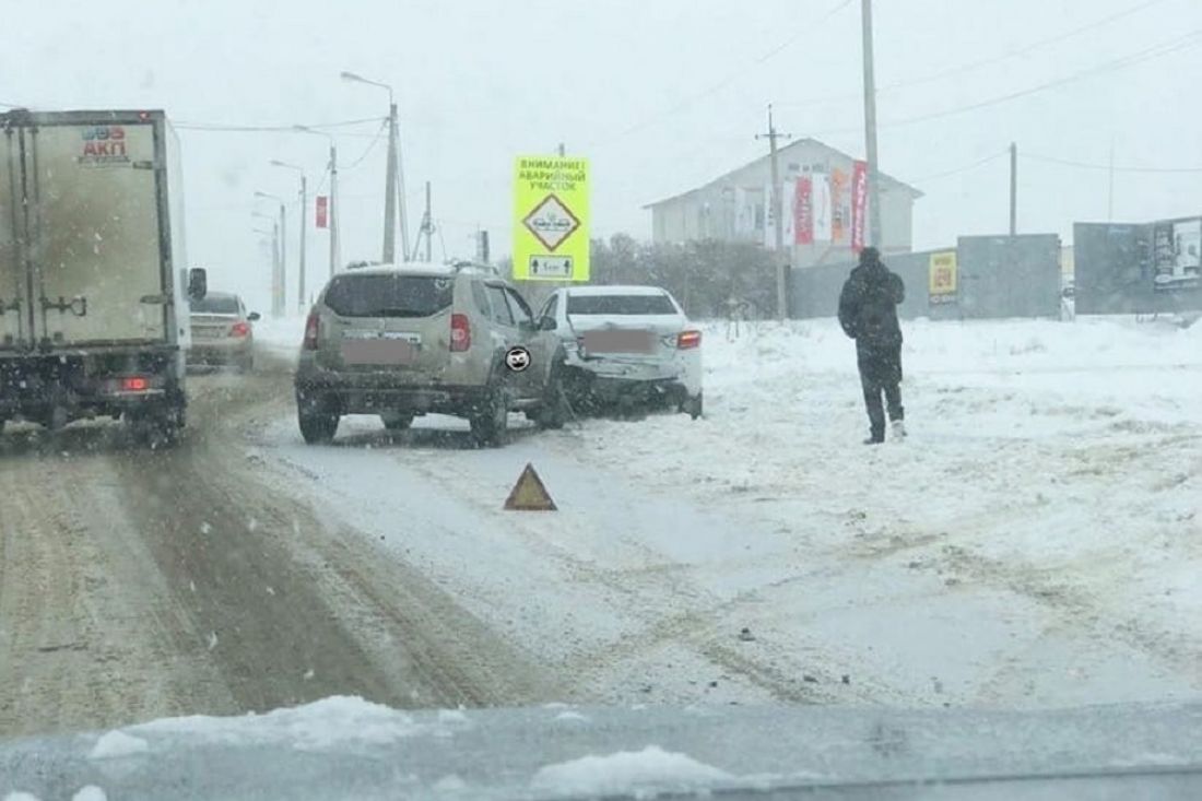 В селе под Пензой жестко столкнулись два легковых автомобиля