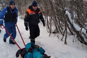 Пензенские спасатели помогли женщине, сломавшей ногу во время лыжной прогулки
