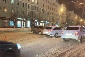 Авария спровоцировала пробку в центре Пензы