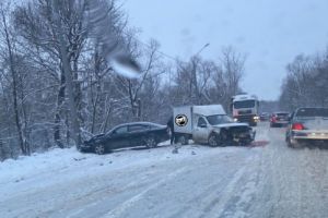В пензенском УГИБДД сообщили подробности ДТП с участием иномарки и фургона