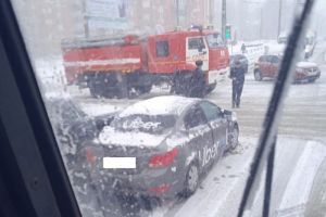К месту ДТП в Пензе прибыли спасатели