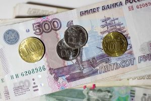 В Кузнецке мужчина пришел к знакомой домой и ограбил ее