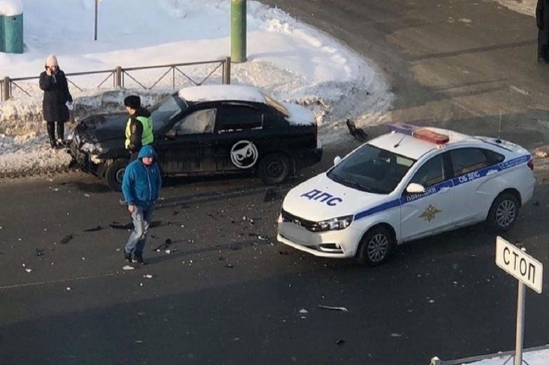 На Южной поляне в Пензе произошла авария с участием машины ДПС