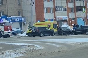 К месту жесткого ДТП в центре Пензы прибыла «реанимация»
