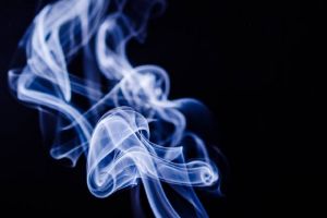 В Пензе из многоэтажки эвакуировали двух человек после задымления